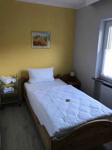 Hotel Zum Ochsen Wonsheim Екстер'єр фото
